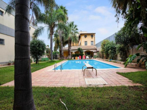 Classic Villa in Floridia with Fenced Garden Floridia